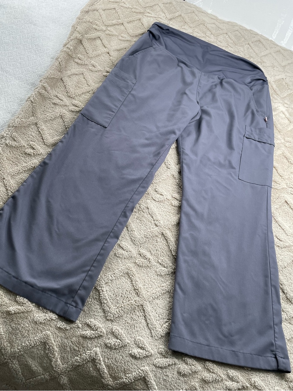 Urbane Maternity  Straight Leg Scrub Pants in Charcoal Gray Sz Large Medical
